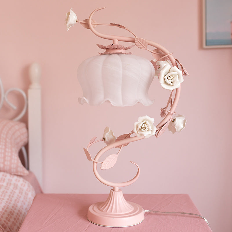 Stijlvolle overdekte rozenlamp - FloraGlow