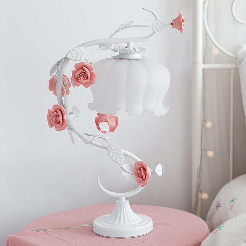 Stijlvolle overdekte rozenlamp - FloraGlow