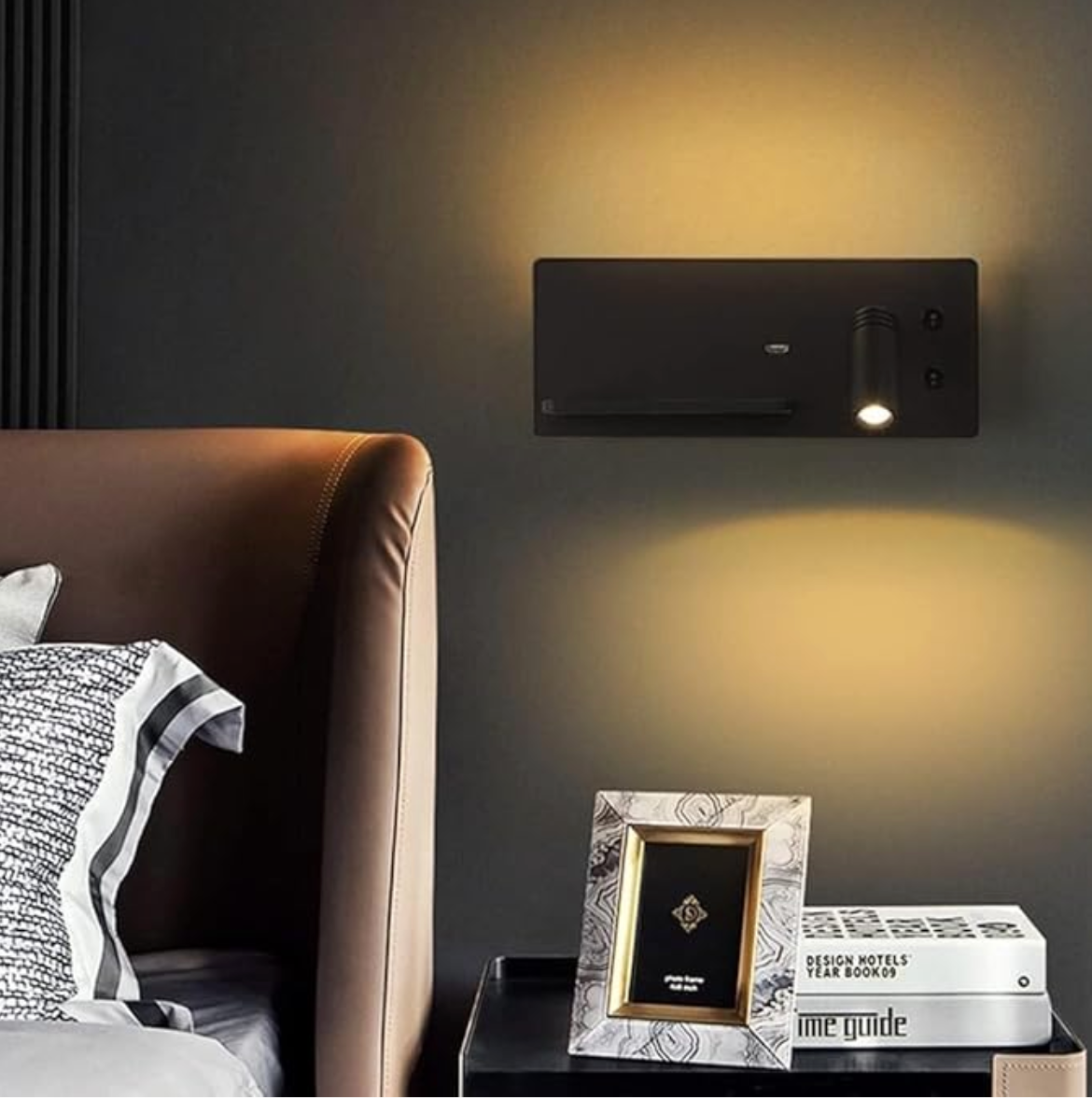 Moderne LED Wandlamp met USB en Draadloze Oplader | Stijlvolle en Handige Verlichting - ChargeMural