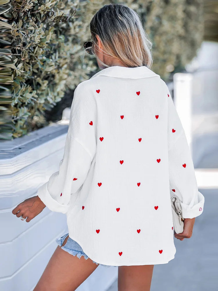 Vrouwelijke Casual Lente Blouse met Geborduurde Hart | Stijlvol & Comfortabel voor Warme Dagen - Duby