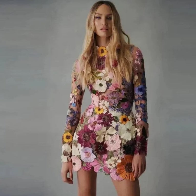 Bloemenjurk met Hoge Kraag en Lange Mouwen – Dionna