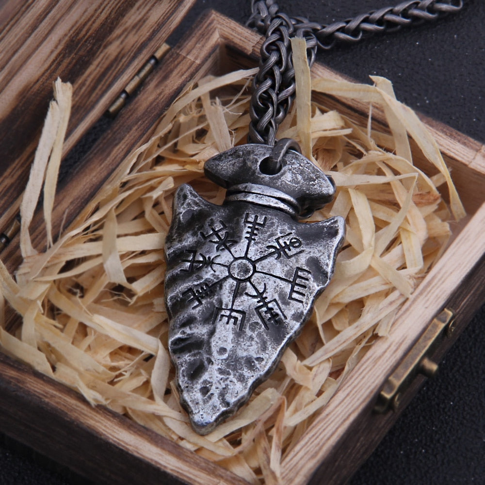 "Helm of Awe" Viking Ketting + Elegante Gift Box - SteelNeck