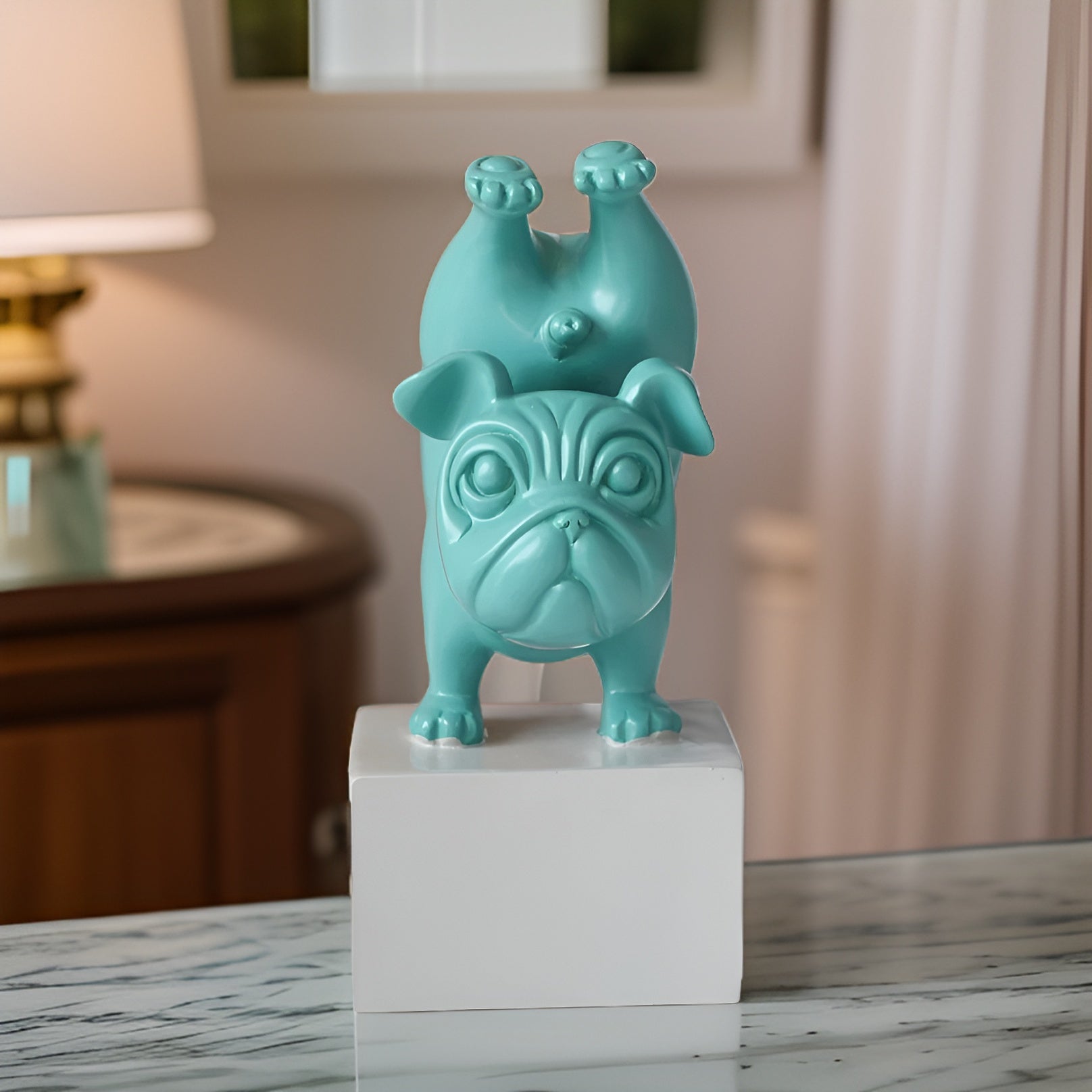 Abstract yoga bulldog beeldje voor speelse huishoudens - Poetor