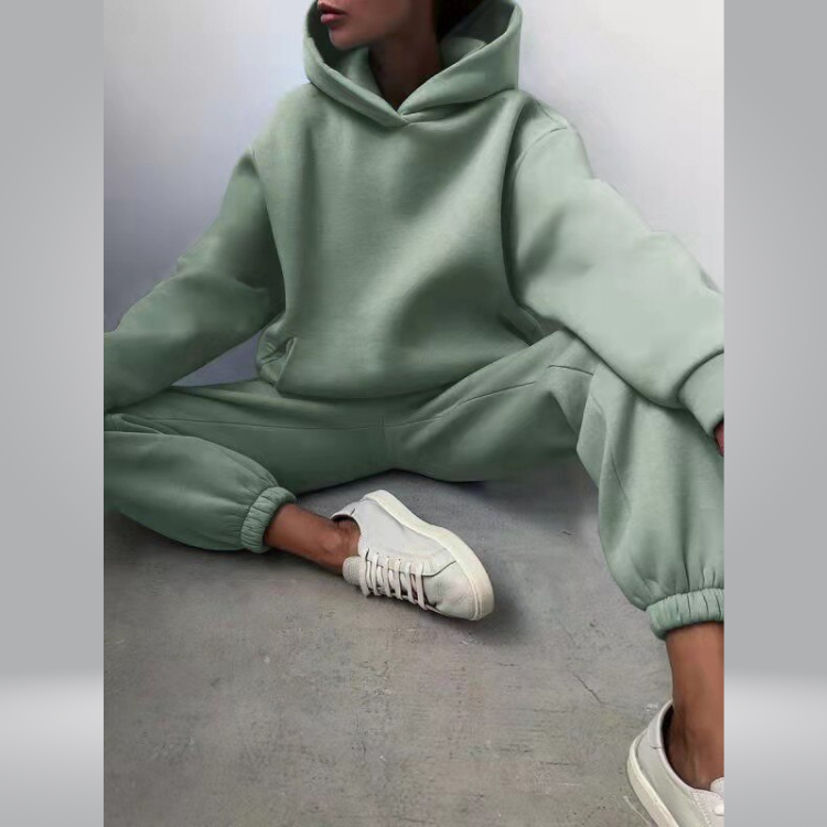Comfortabele en stijlvolle tweedelige loungewearset voor dames | Trui met capuchon en joggingbroek - Briella