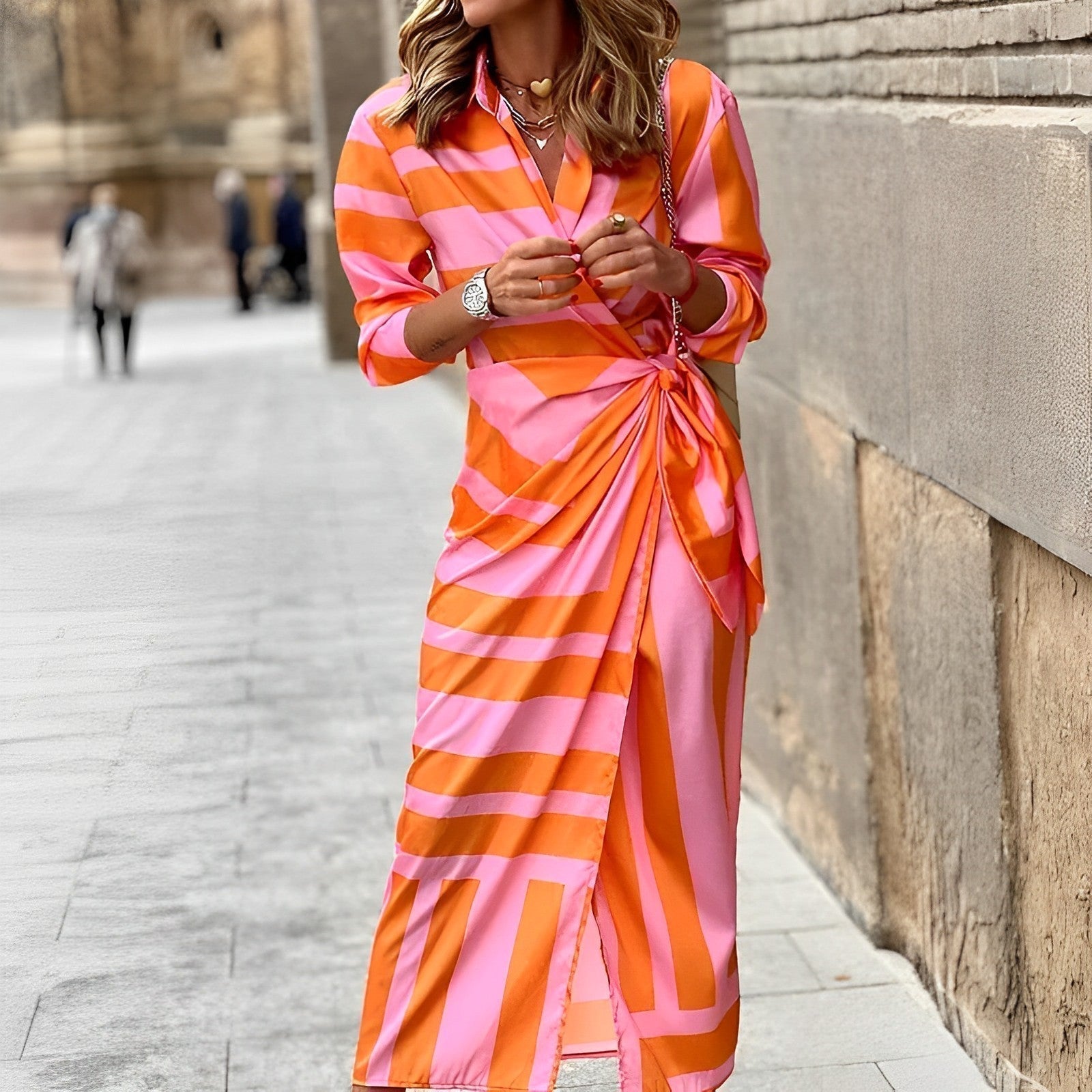 Kleurrijke Maxi Jurk | Elegante V-Hals met Gedurfde Multi-Kleurige Strepen - Danise