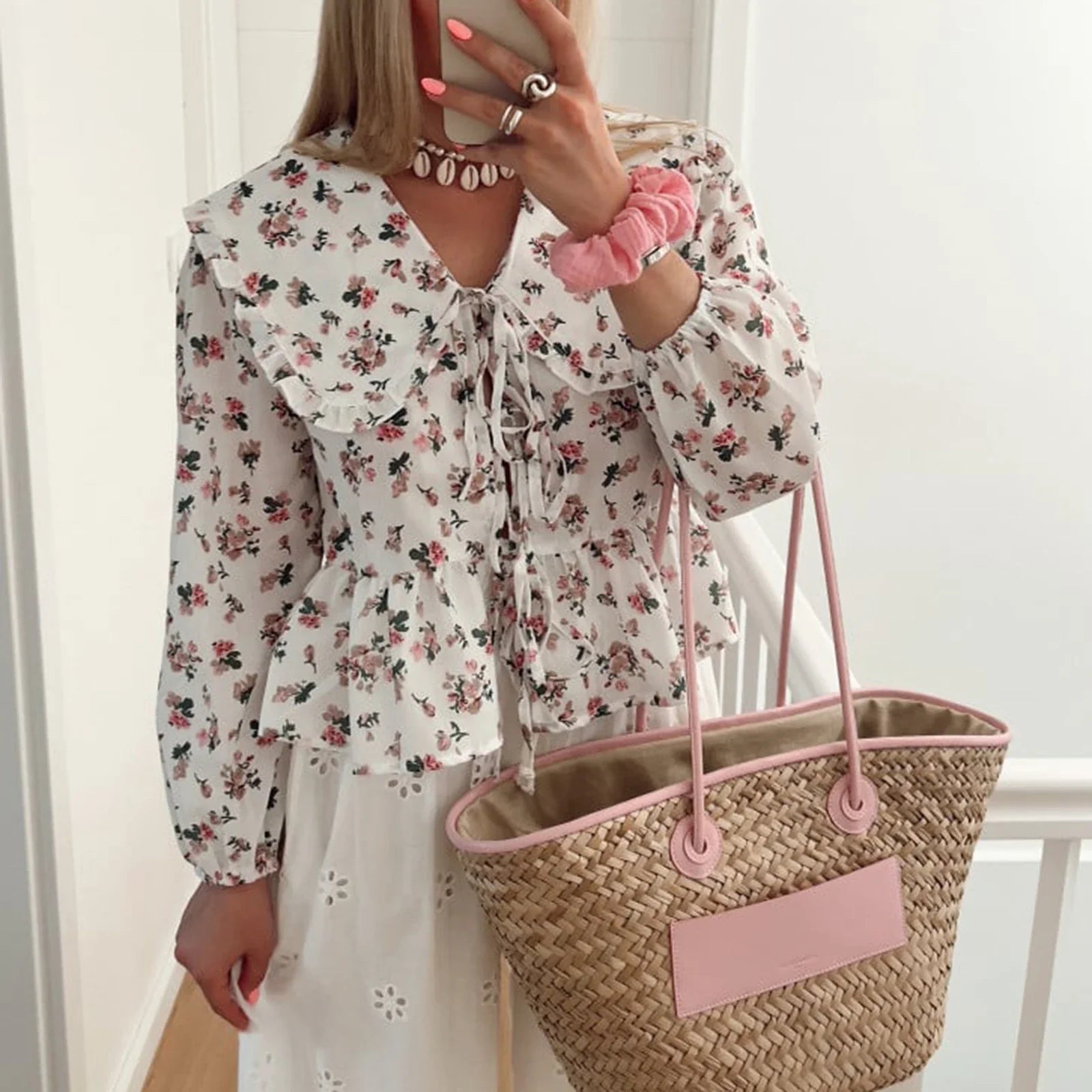 Blouse met Bloemenprint in Babydoll Stijl | Licht & Vrouwelijk voor de Lente - Inayah