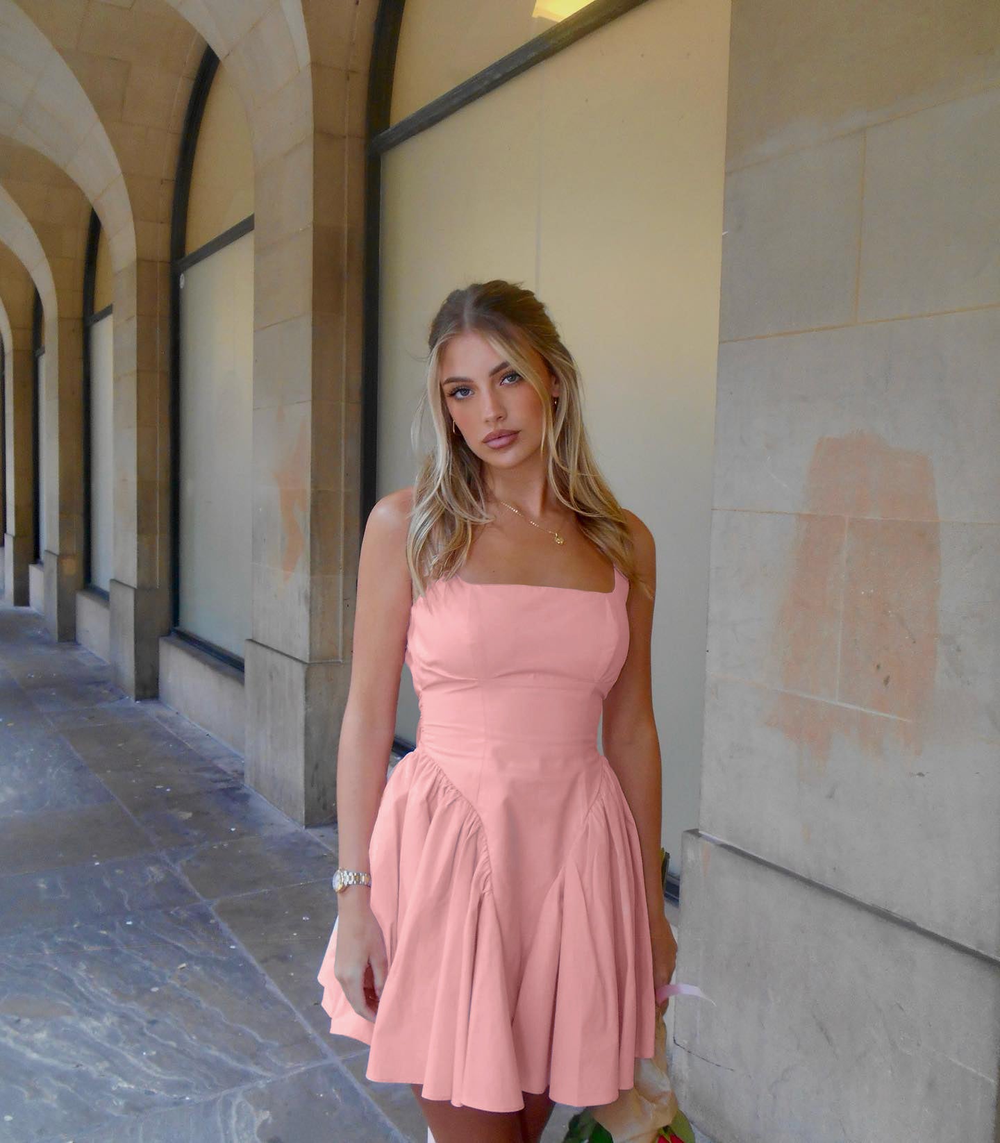 Kort Feestjurkje voor Vrouwen met Strik | Elegantie en Speelsheid in Één - Charmty