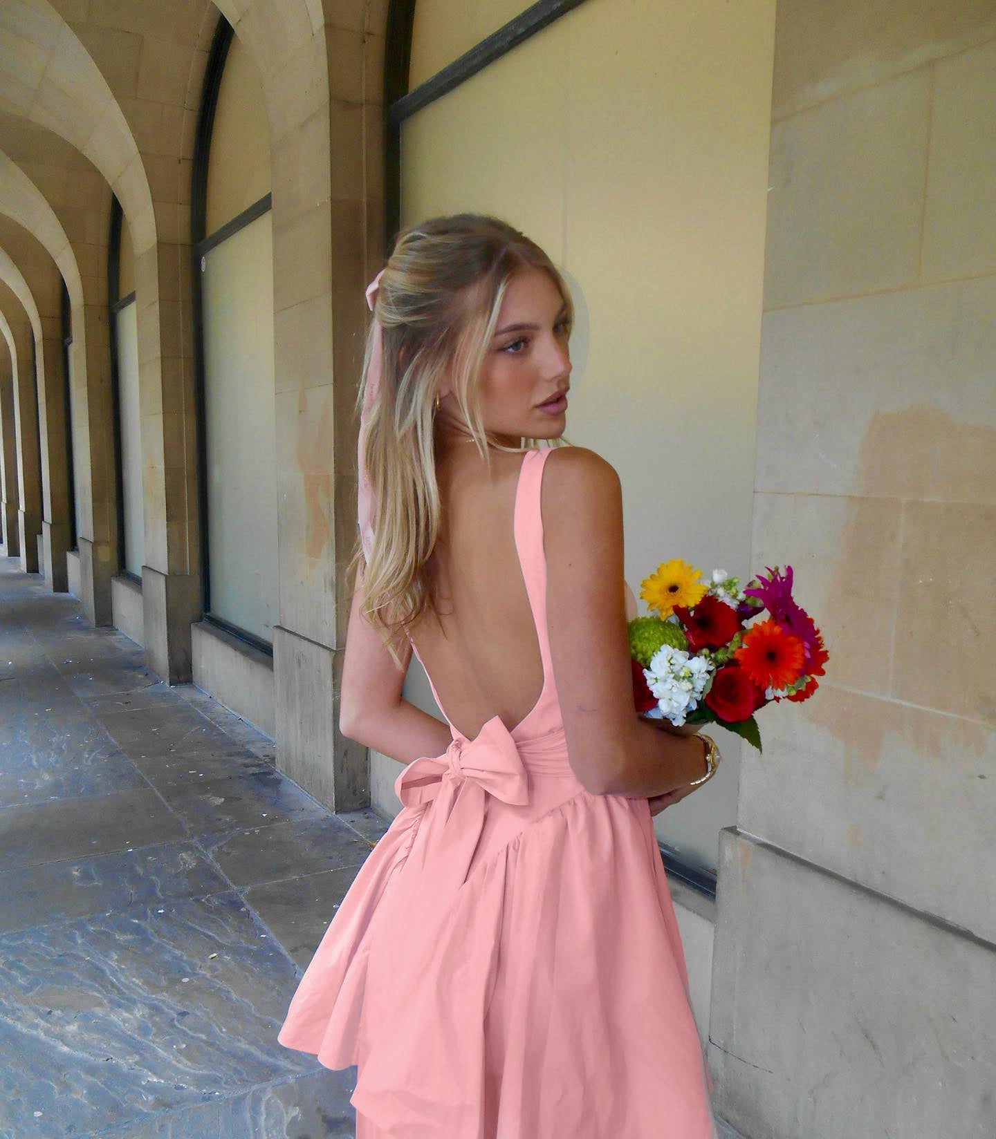 Kort Feestjurkje voor Vrouwen met Strik | Elegantie en Speelsheid in Één - Charmty