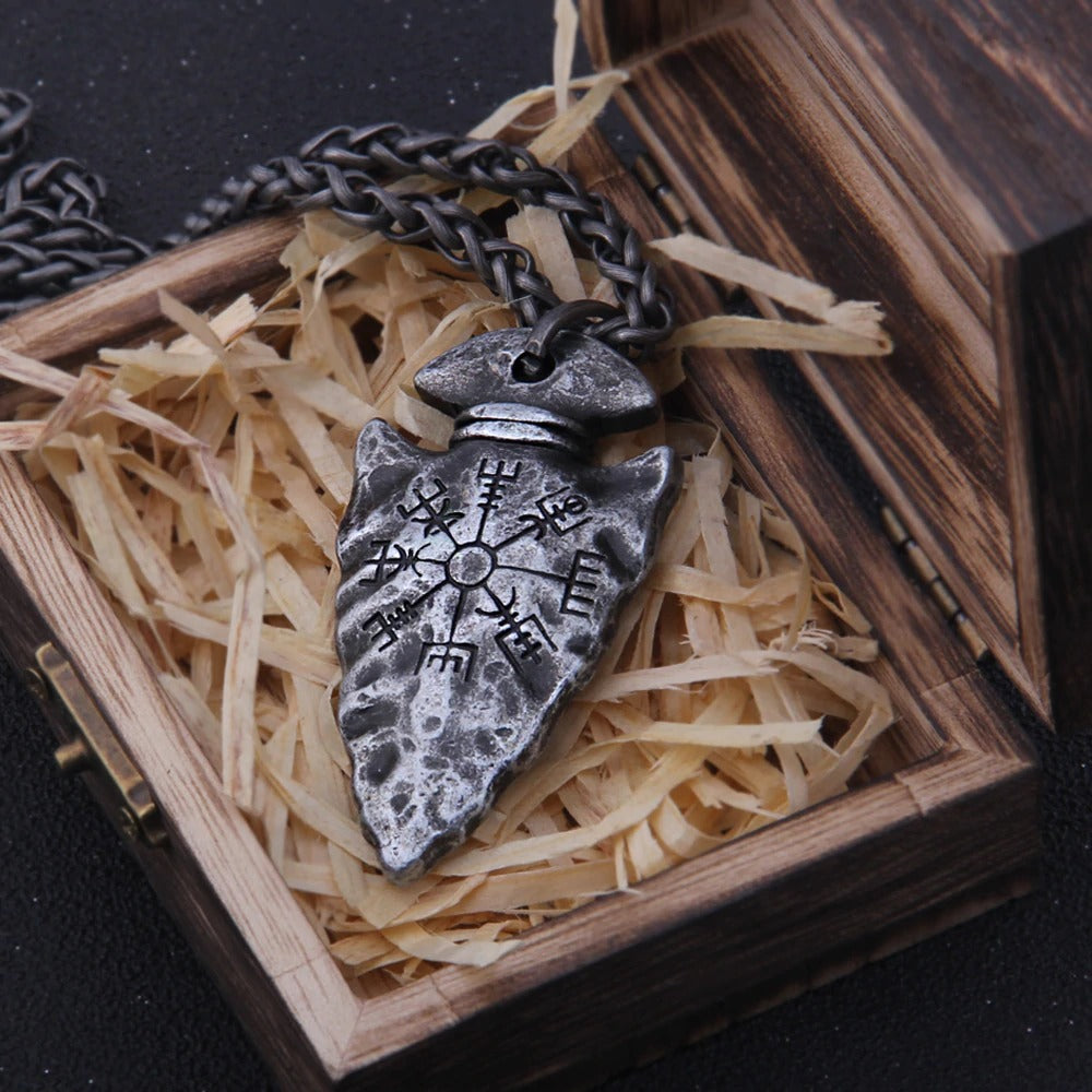 "Helm of Awe" Viking Ketting + Elegante Gift Box - SteelNeck