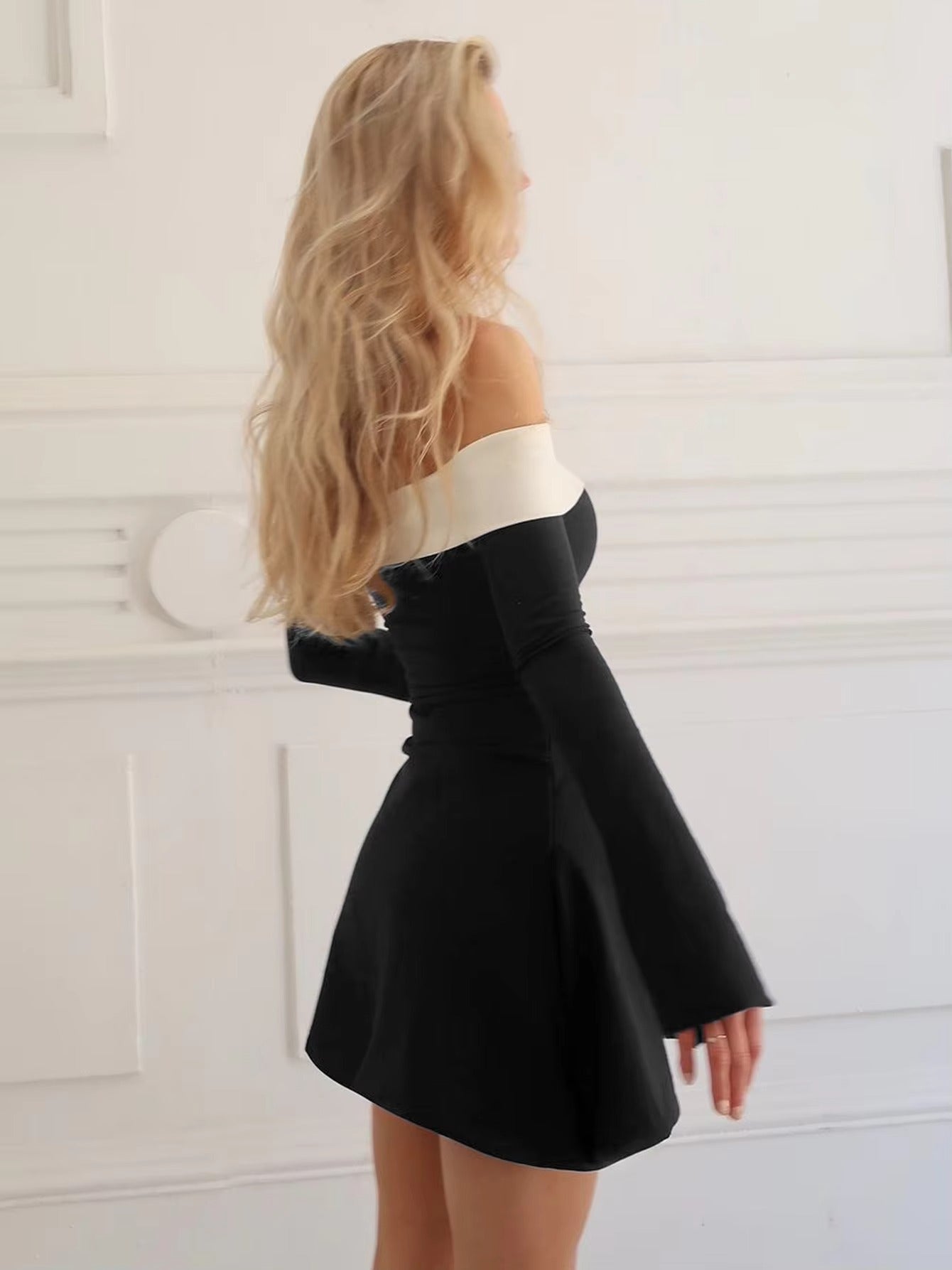 Stijlvolle Off-Shoulder Bodycon Mini Jurk met Lange Mouwen voor Feest - Celeste